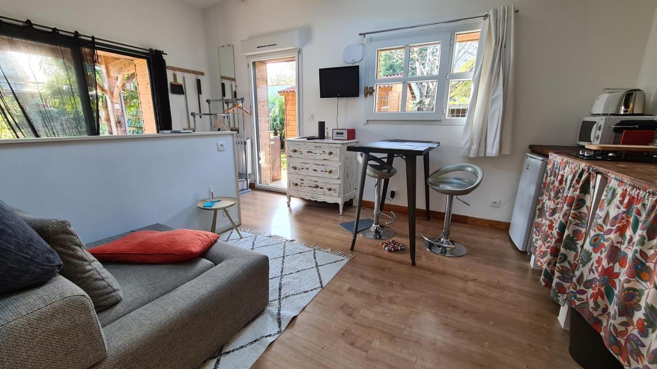 Charmant Logement Avec Parking Apartment Orvault Exterior foto